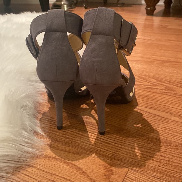 Chinese laundry shoes never worn - Picture 4 of 5